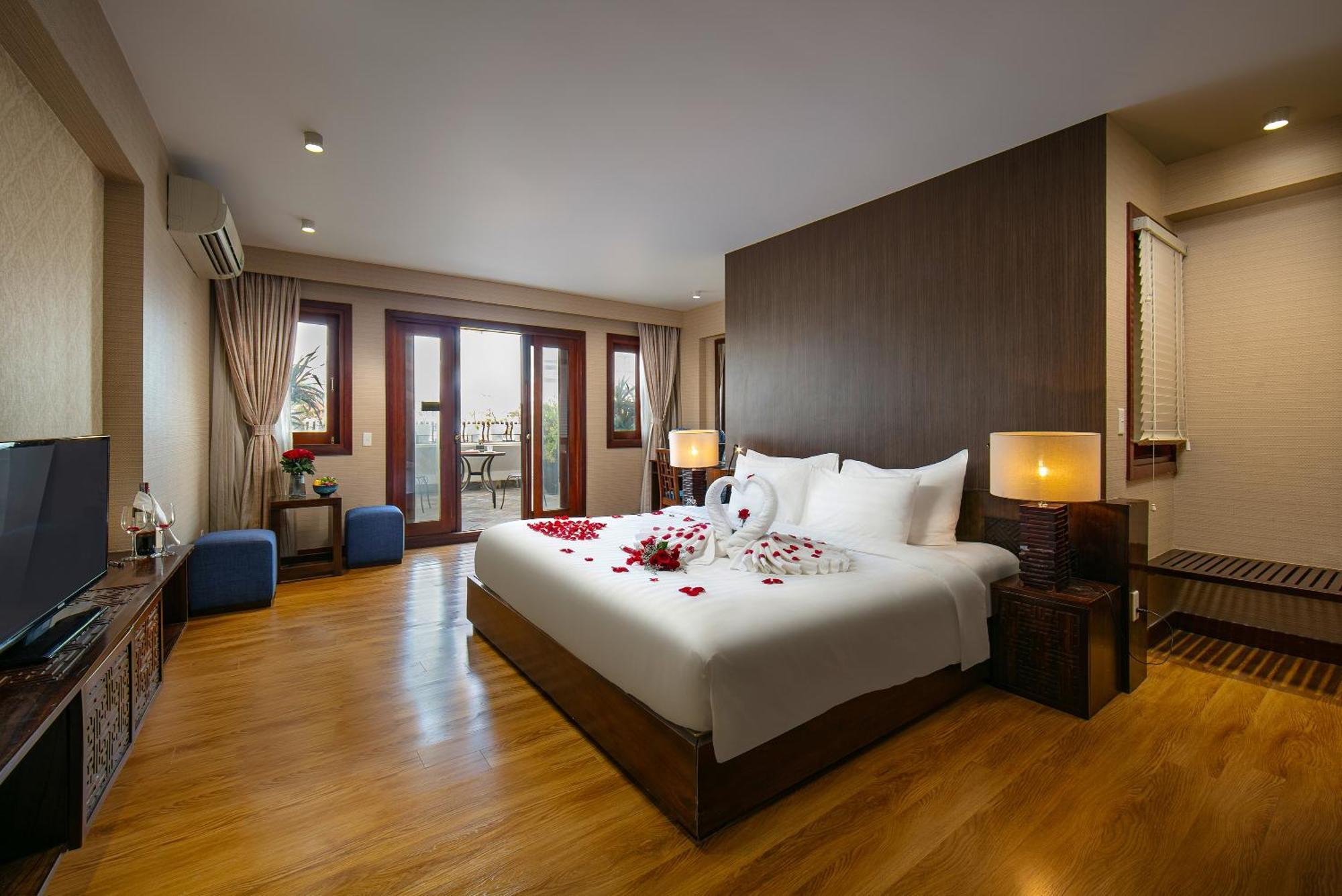 Oriental Suites Hotel & Spa Hanoi Exterior photo